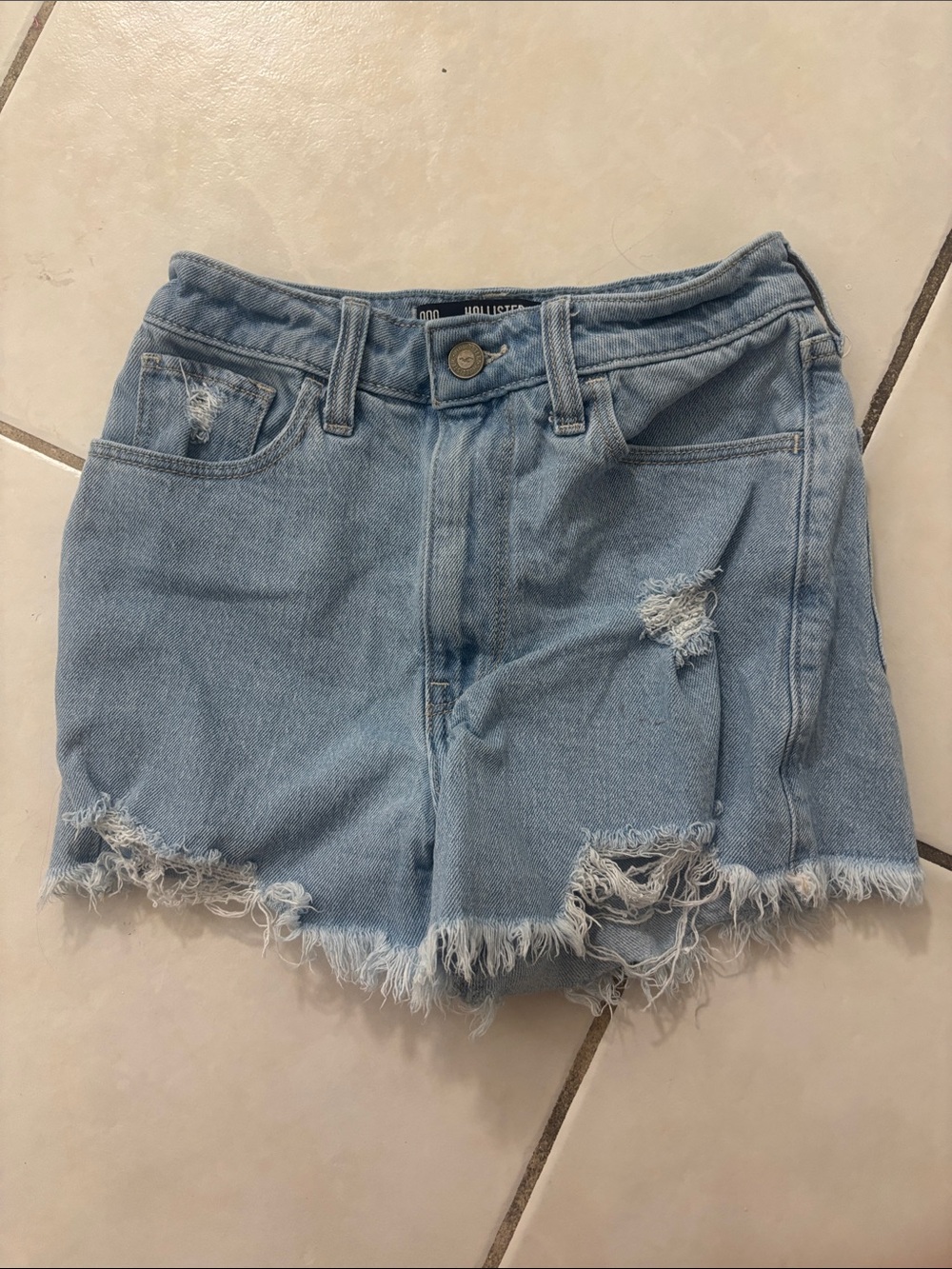 Hollister Ultra High-Rise Mom Shorts Light Wash Distressed Denim Size 000 W23